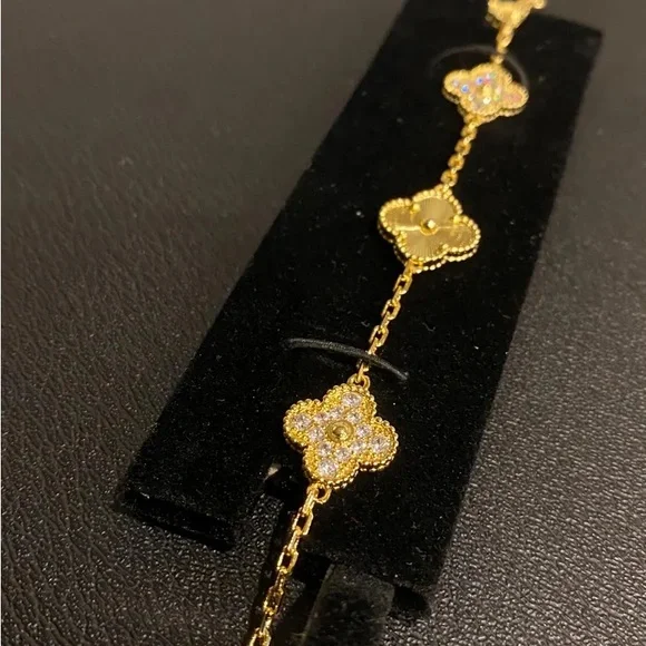 Van Cleef & Arpels Alhambra Vintage Bracelet (Full Set) - Picture 5 of 6